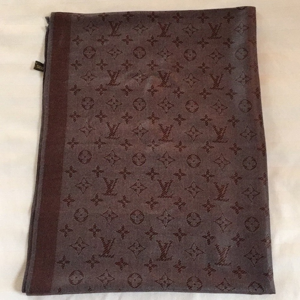 Womens Louis Vuitton Woven Shawl